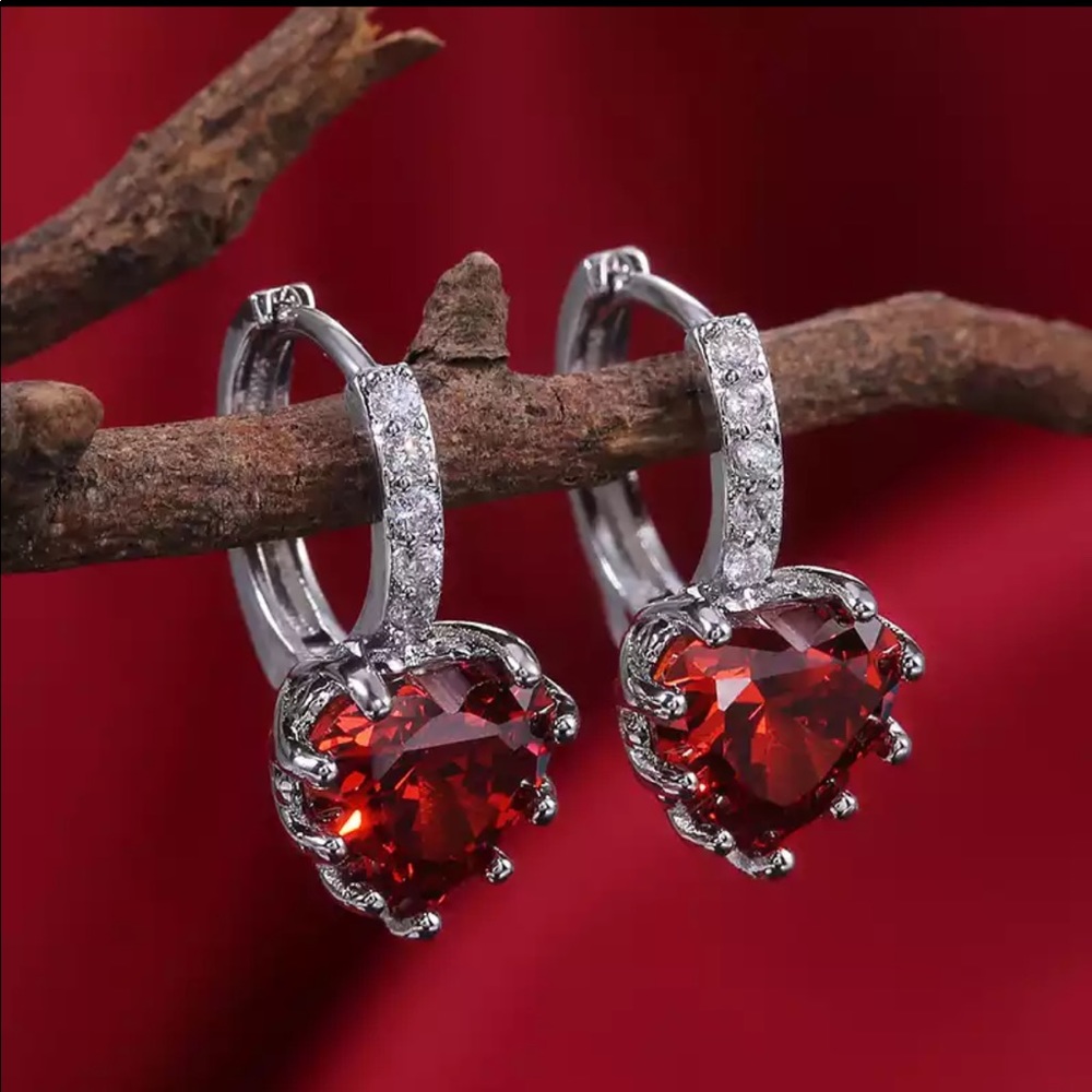 New 925 Silver Women’s Heart Sapphire Earrings
